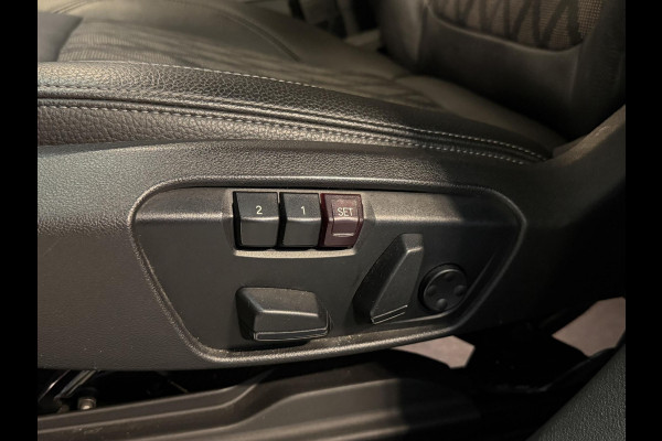 BMW X1 xDrive25e Executive xLine 18"/Keyless/Memory + stoelverwarming/Camera/Elektrische Klep/LED/DAB/Navigatie/PDC