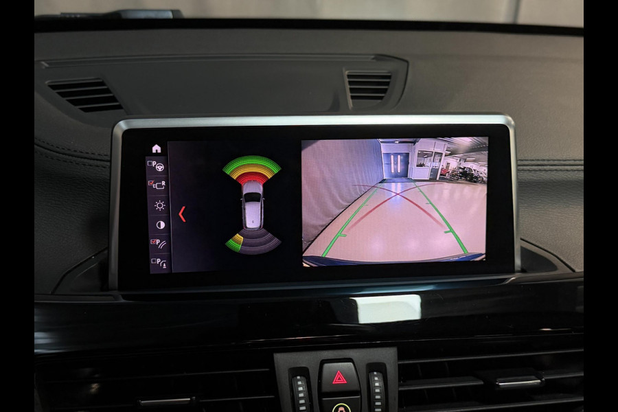 BMW X1 xDrive25e Executive xLine 18"/Keyless/Memory + stoelverwarming/Camera/Elektrische Klep/LED/DAB/Navigatie/PDC