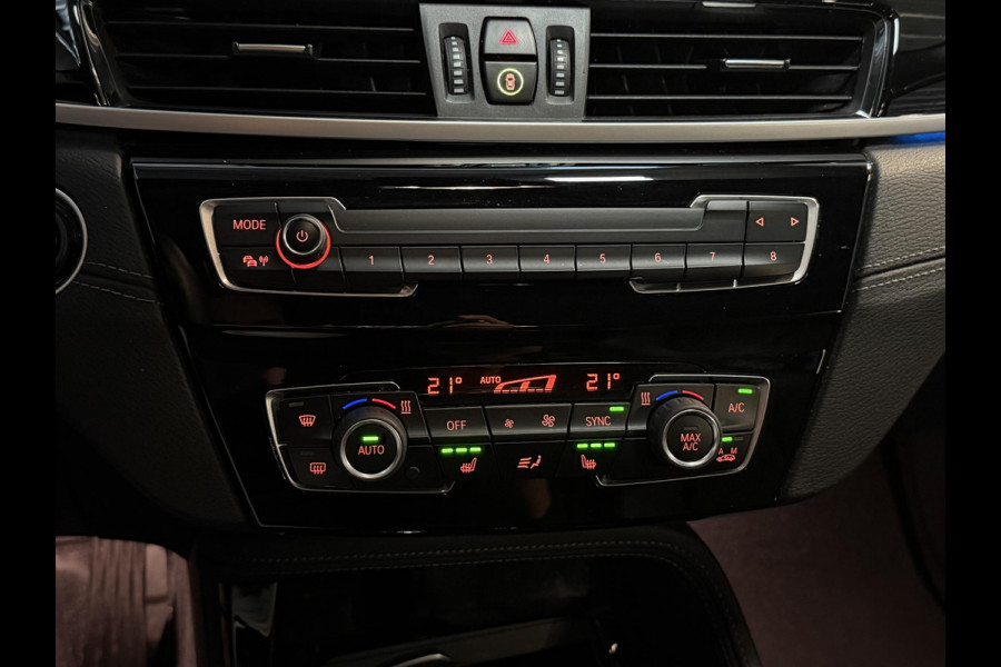 BMW X1 xDrive25e Executive xLine 18"/Keyless/Memory + stoelverwarming/Camera/Elektrische Klep/LED/DAB/Navigatie/PDC