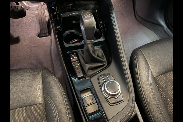 BMW X1 xDrive25e Executive xLine 18"/Keyless/Memory + stoelverwarming/Camera/Elektrische Klep/LED/DAB/Navigatie/PDC
