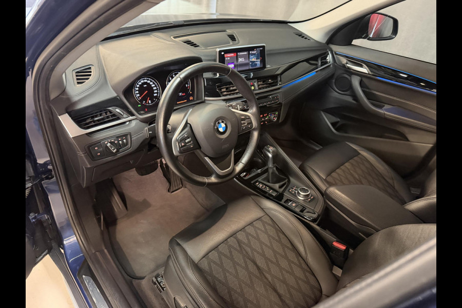 BMW X1 xDrive25e Executive xLine 18"/Keyless/Memory + stoelverwarming/Camera/Elektrische Klep/LED/DAB/Navigatie/PDC