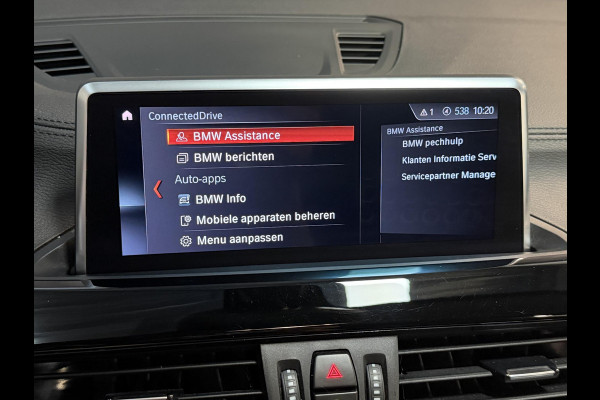 BMW X1 xDrive25e Executive xLine 18"/Keyless/Memory + stoelverwarming/Camera/Elektrische Klep/LED/DAB/Navigatie/PDC