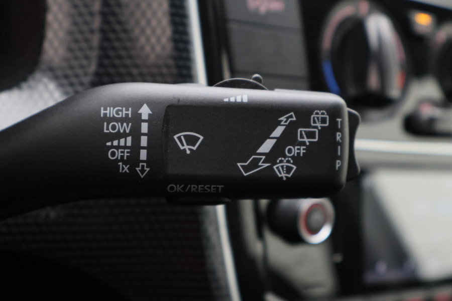 Volkswagen up! 1.0 BMT move up! 5-Deurs, Airco, Cruise, Elektrische Pakket, PDC, DAB Radio