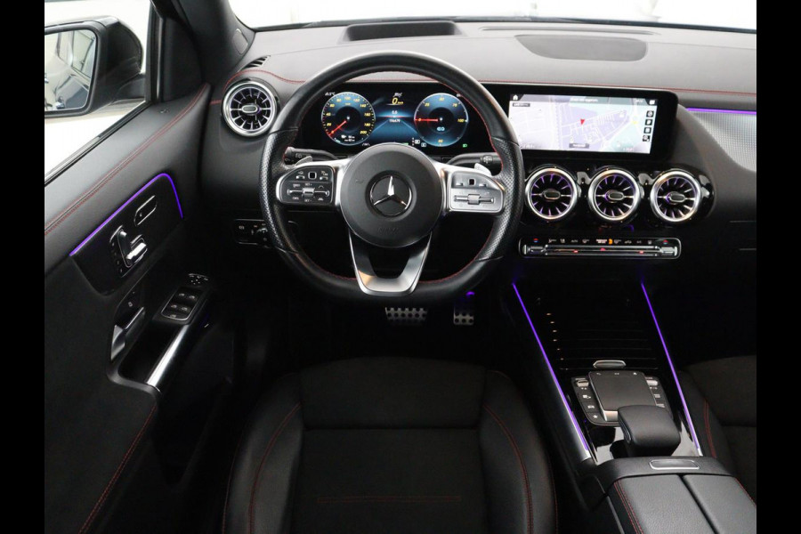 Mercedes-Benz EQA 250 Business Solution AMG 67 kWh | SOH 92.8% | Panoramadak | Head-up | Trekhaak | 360 camera | Adaptive cruise | Memory | Sfeerverlichting | Half Leder | Stoelverwarming | Carplay |