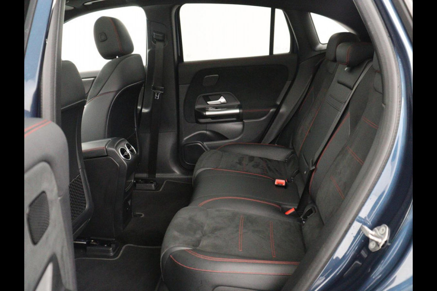 Mercedes-Benz EQA 250 Business Solution AMG 67 kWh | SOH 92.8% | Panoramadak | Head-up | Trekhaak | 360 camera | Adaptive cruise | Memory | Sfeerverlichting | Half Leder | Stoelverwarming | Carplay |