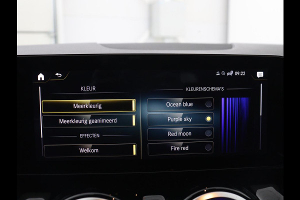 Mercedes-Benz EQA 250 Business Solution AMG 67 kWh | SOH 92.8% | Panoramadak | Head-up | Trekhaak | 360 camera | Adaptive cruise | Memory | Sfeerverlichting | Half Leder | Stoelverwarming | Carplay |