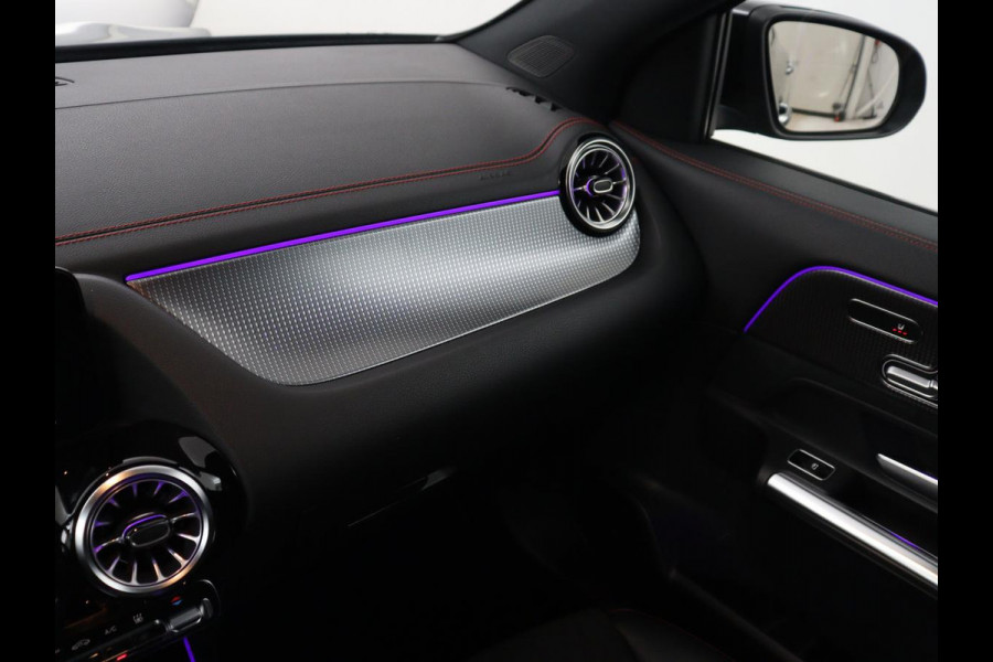 Mercedes-Benz EQA 250 Business Solution AMG 67 kWh | SOH 92.8% | Panoramadak | Head-up | Trekhaak | 360 camera | Adaptive cruise | Memory | Sfeerverlichting | Half Leder | Stoelverwarming | Carplay |