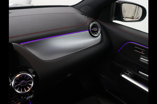 Mercedes-Benz EQA 250 Business Solution AMG 67 kWh | SOH 92.8% | Panoramadak | Head-up | Trekhaak | 360 camera | Adaptive cruise | Memory | Sfeerverlichting | Half Leder | Stoelverwarming | Carplay |