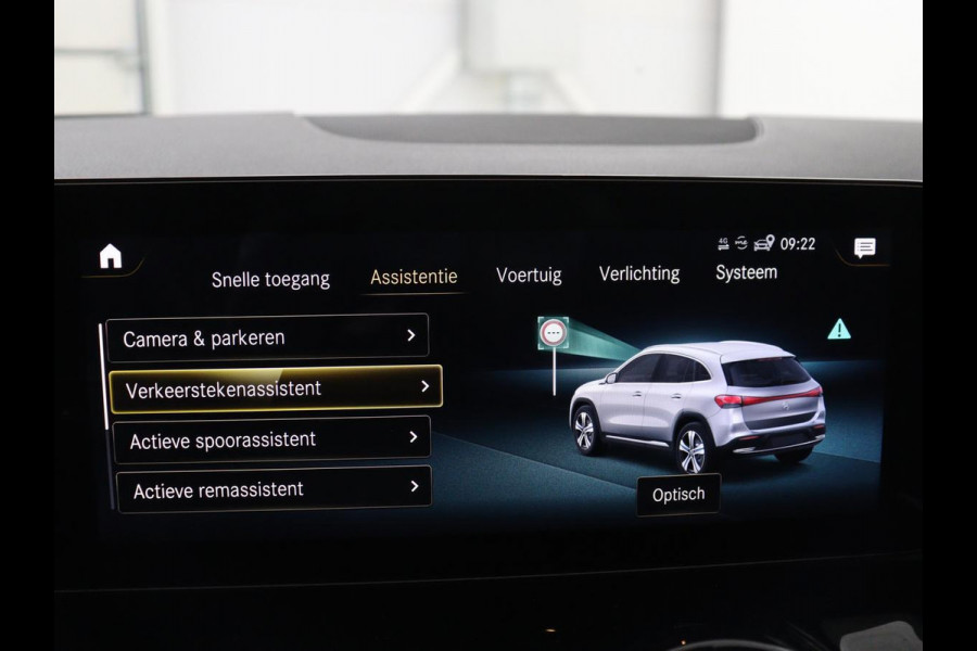 Mercedes-Benz EQA 250 Business Solution AMG 67 kWh | SOH 92.8% | Panoramadak | Head-up | Trekhaak | 360 camera | Adaptive cruise | Memory | Sfeerverlichting | Half Leder | Stoelverwarming | Carplay |