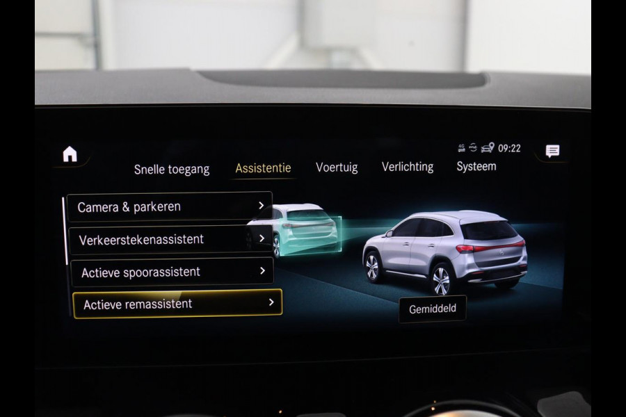 Mercedes-Benz EQA 250 Business Solution AMG 67 kWh | SOH 92.8% | Panoramadak | Head-up | Trekhaak | 360 camera | Adaptive cruise | Memory | Sfeerverlichting | Half Leder | Stoelverwarming | Carplay |