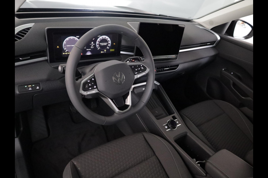 Volkswagen T-Roc Limited Edition 1.5 eTSI 85 kW / 116 PK SUV 7 vers Achteruitrijcamera | Stoelverwarming | Carplay