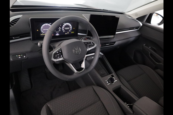 Volkswagen T-Roc Limited Edition 1.5 eTSI 85 kW / 116 PK SUV 7 vers Achteruitrijcamera | Stoelverwarming | Carplay