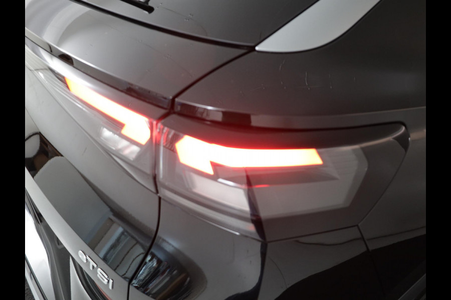 Volkswagen T-Roc Limited Edition 1.5 eTSI 85 kW / 116 PK SUV 7 vers Achteruitrijcamera | Stoelverwarming | Carplay
