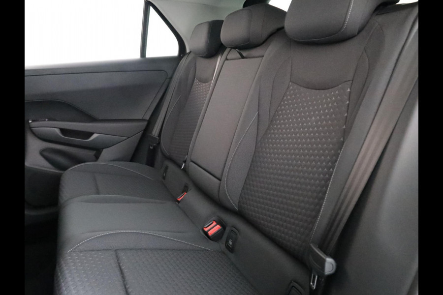 Volkswagen T-Roc Limited Edition 1.5 eTSI 85 kW / 116 PK SUV 7 vers Achteruitrijcamera | Stoelverwarming | Carplay