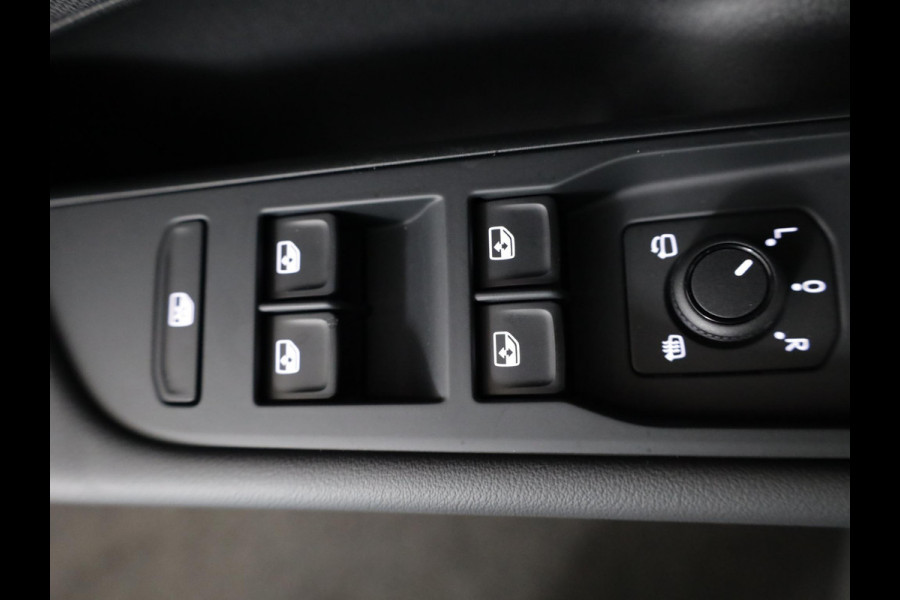 Volkswagen T-Roc Limited Edition 1.5 eTSI 85 kW / 116 PK SUV 7 vers Achteruitrijcamera | Stoelverwarming | Carplay