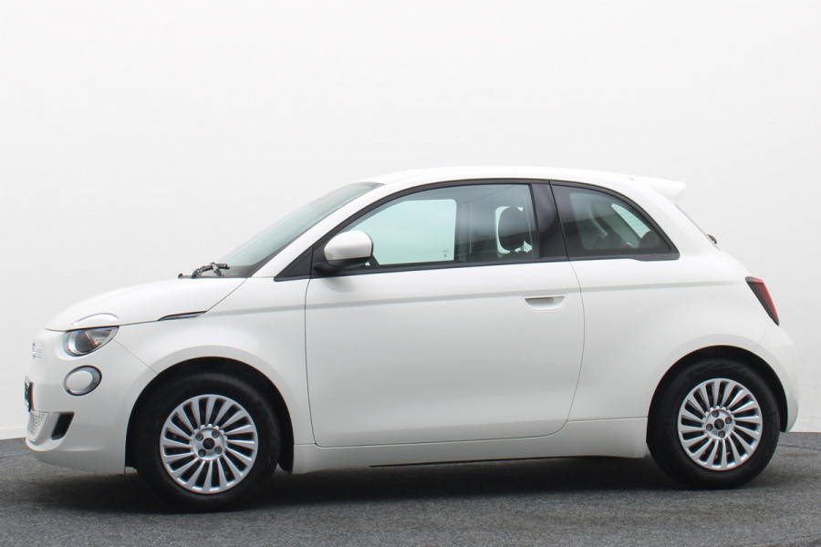 Fiat 500E Icon 42 kWh Virtual Cockpit, Cruise, Apple Carplay, Lane Assist, Climate, DAB, LED, 16''