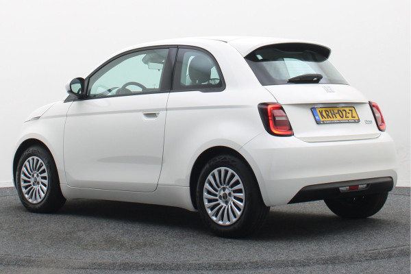 Fiat 500E Icon 42 kWh Virtual Cockpit, Cruise, Apple Carplay, Lane Assist, Climate, DAB, LED, 16''
