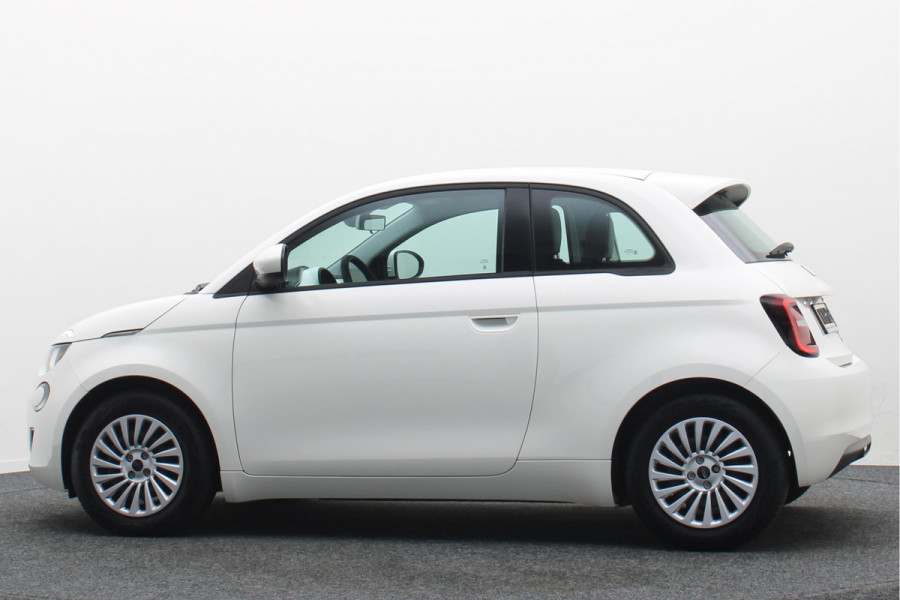 Fiat 500E Icon 42 kWh Virtual Cockpit, Cruise, Apple Carplay, Lane Assist, Climate, DAB, LED, 16''