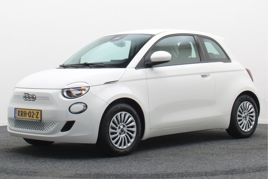 Fiat 500E Icon 42 kWh Virtual Cockpit, Cruise, Apple Carplay, Lane Assist, Climate, DAB, LED, 16''