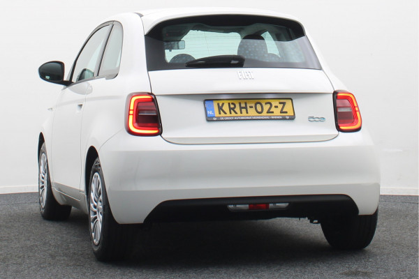 Fiat 500E Icon 42 kWh Virtual Cockpit, Cruise, Apple Carplay, Lane Assist, Climate, DAB, LED, 16''