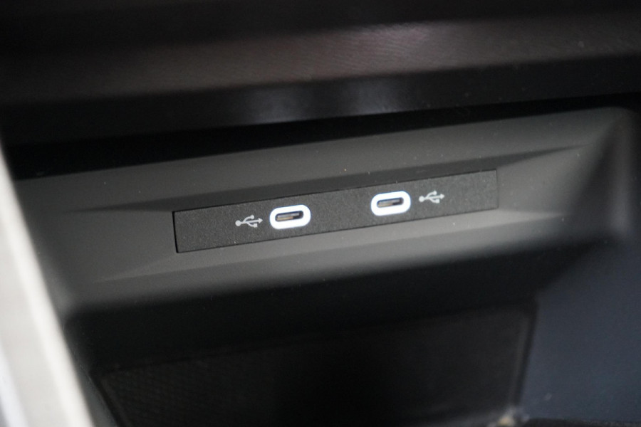 CUPRA Formentor 1.4 e-Hybrid Performance | SoH 96,2% | Navigatie | Sfeerverlichting | Keyless | Achteruitrijcamera | Stoelverwarming