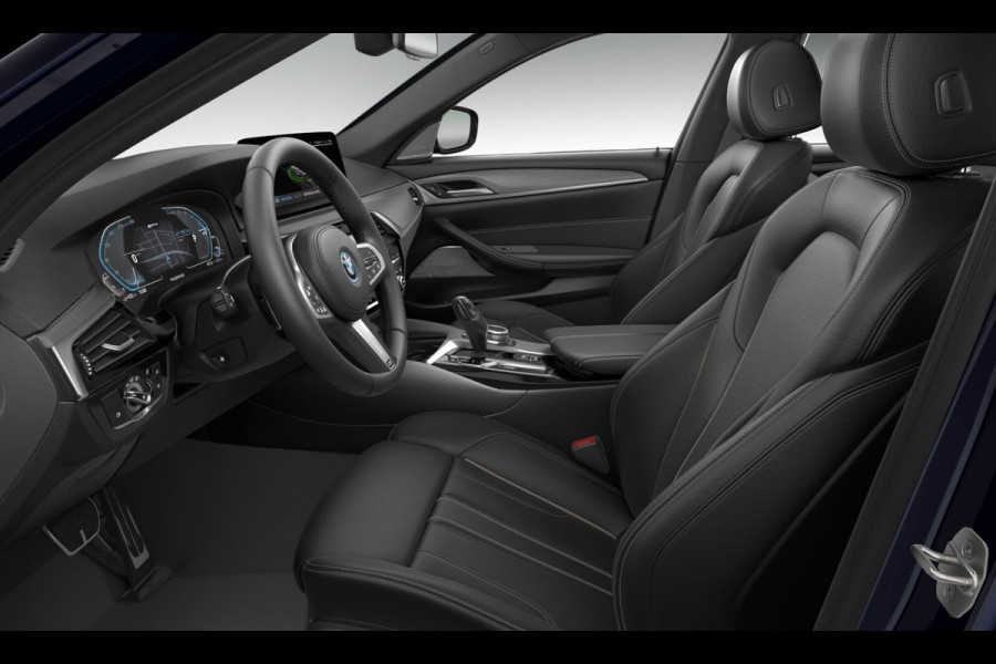 BMW 5 Serie Touring 530e xDrive M-Sport - Trekhaak - Driving Ass Prof - Head-Up - Harman Kardon