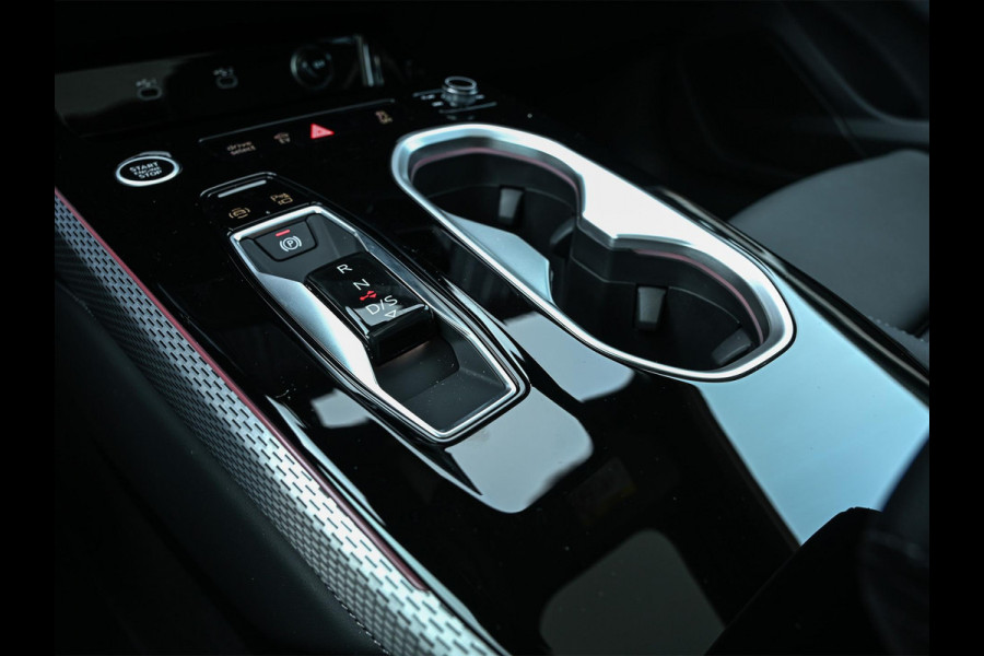 Audi A6 Avant 2.0 e-hybrid quattro S edition | Panoramadak | 5 jr Garantie | B&O | Achterasbesturing | Ambiance Interieur | 360 Camera | Trekhaak | Memory-Seats | Stoelverwarming | Passagiers Display | Active Cruise |