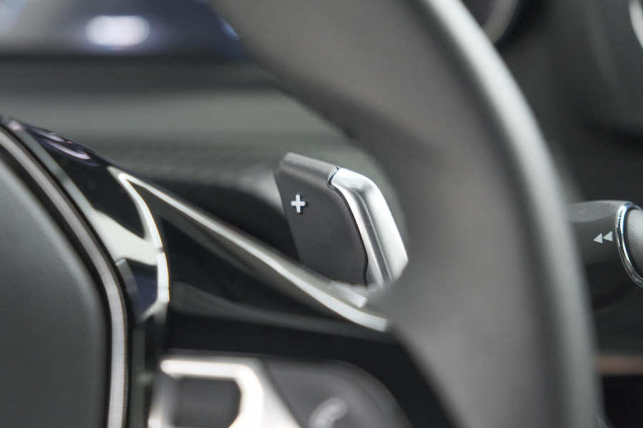 Peugeot 2008 PureTech 130 EAT8 Allure | 360 Camera | Adaptieve Cruise Control | Keyless | Dodehoekdetectie