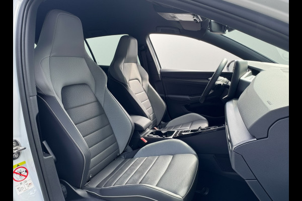 Volkswagen Golf GTE 1.5 eHybrid 272 PK HYBRID GTE-SPORT LEDER/LED-MATRIX/HEAD-UP!/18-INCH/TREKHAAK
