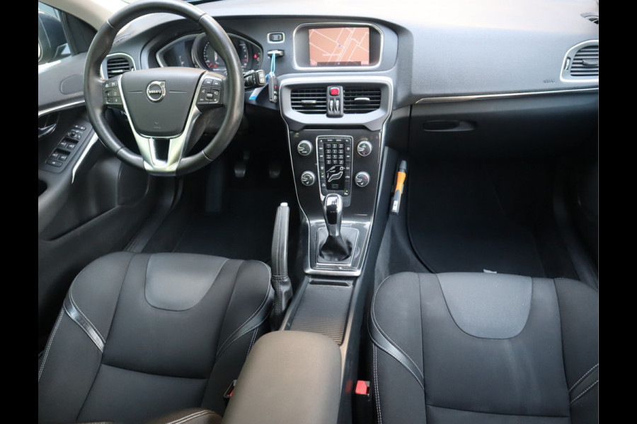 Volvo V40 2.0 T2 Momentum Navi /Stoelverw / Trekhaak / Climate / Handgesch Goed onderhouden