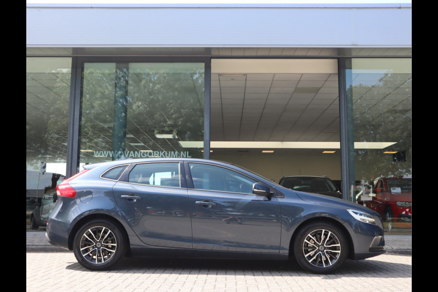 Volvo V40 2.0 T2 Momentum Navi /Stoelverw / Trekhaak / Climate / Handgesch Goed onderhouden