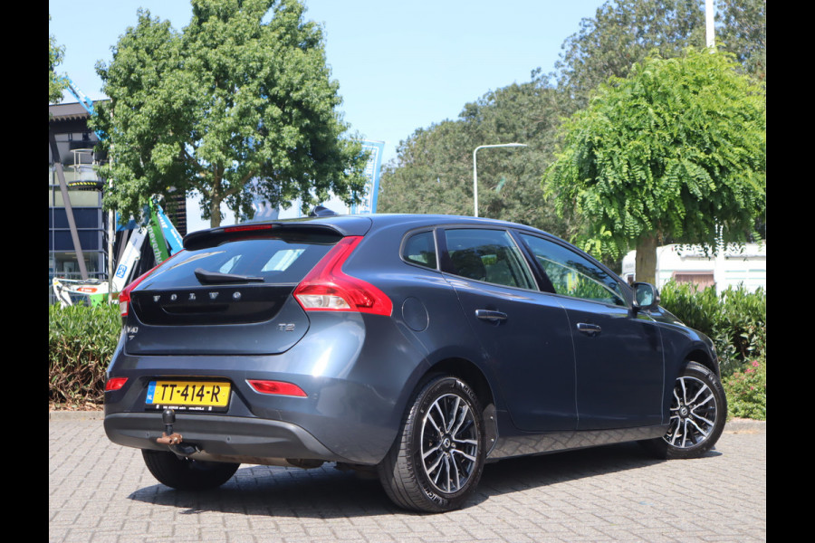Volvo V40 2.0 T2 Momentum Navi /Stoelverw / Trekhaak / Climate / Handgesch Goed onderhouden