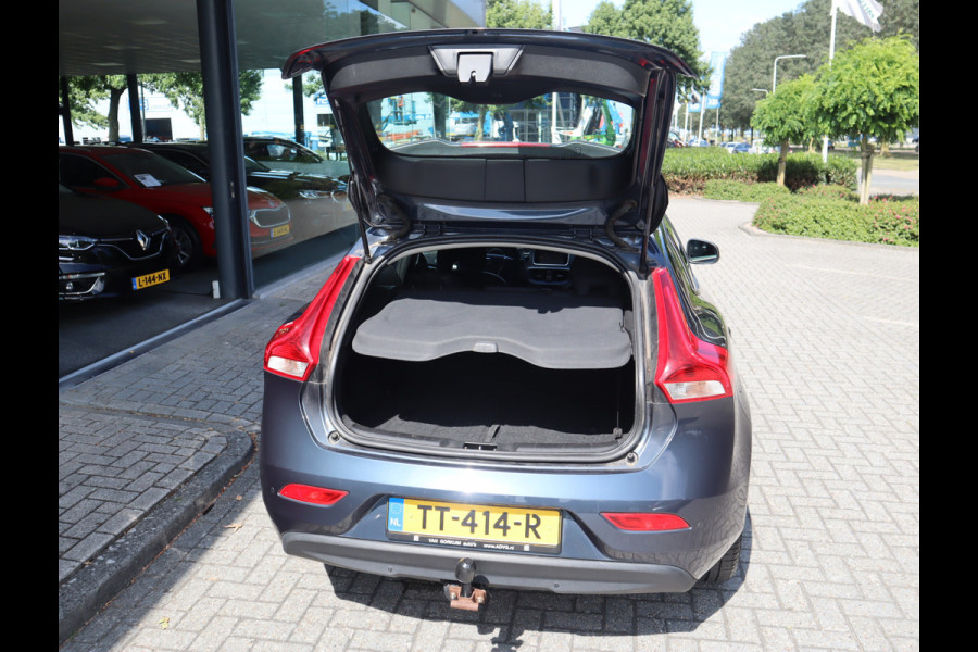 Volvo V40 2.0 T2 Momentum Navi /Stoelverw / Trekhaak / Climate / Handgesch Goed onderhouden