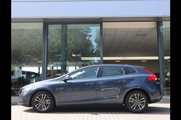 Volvo V40 2.0 T2 Momentum Navi /Stoelverw / Trekhaak / Climate / Handgesch Goed onderhouden