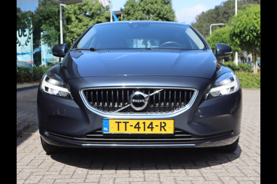 Volvo V40 2.0 T2 Momentum Navi /Stoelverw / Trekhaak / Climate / Handgesch Goed onderhouden