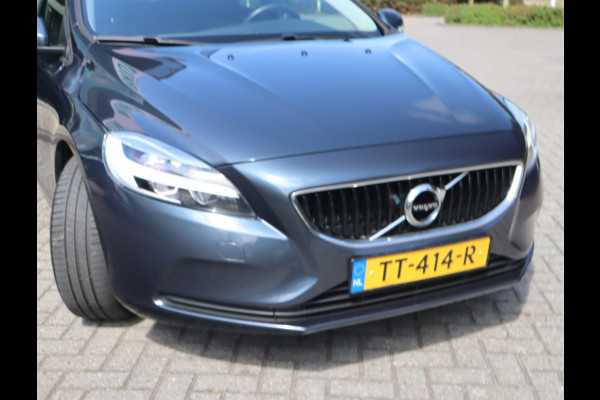 Volvo V40 2.0 T2 Momentum Navi /Stoelverw / Trekhaak / Climate / Handgesch Goed onderhouden