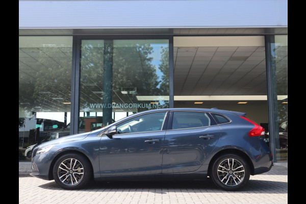 Volvo V40 2.0 T2 Momentum Navi /Stoelverw / Trekhaak / Climate / Handgesch Goed onderhouden