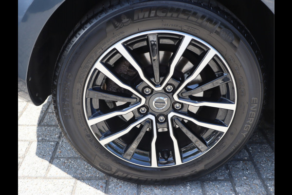Volvo V40 2.0 T2 Momentum Navi /Stoelverw / Trekhaak / Climate / Handgesch Goed onderhouden