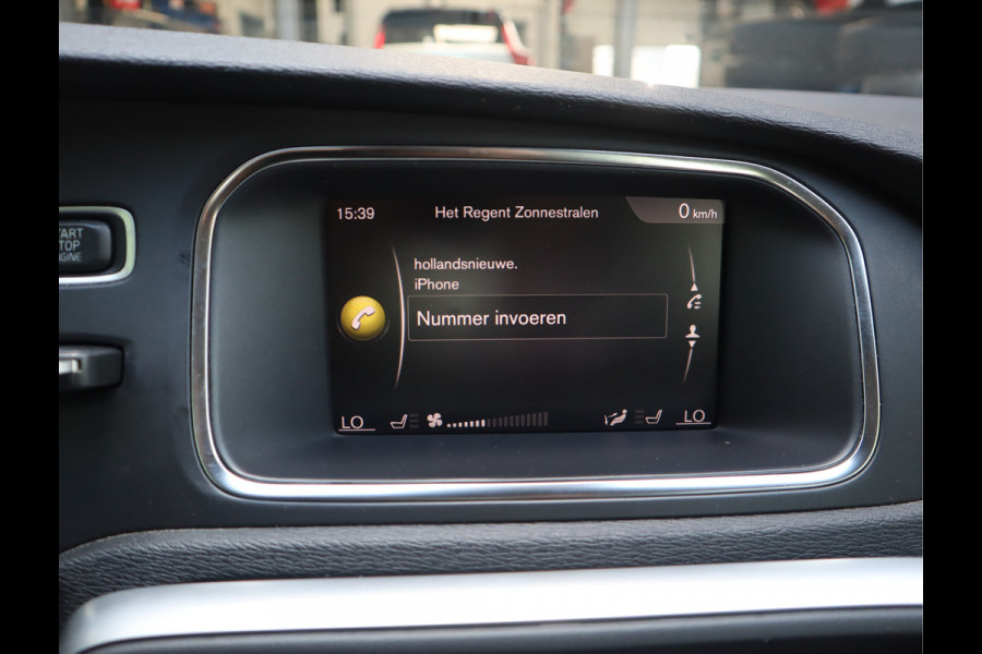 Volvo V40 2.0 T2 Momentum Navi /Stoelverw / Trekhaak / Climate / Handgesch Goed onderhouden