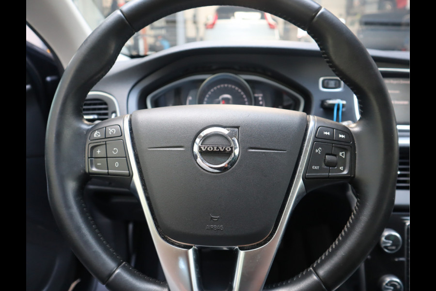 Volvo V40 2.0 T2 Momentum Navi /Stoelverw / Trekhaak / Climate / Handgesch Goed onderhouden