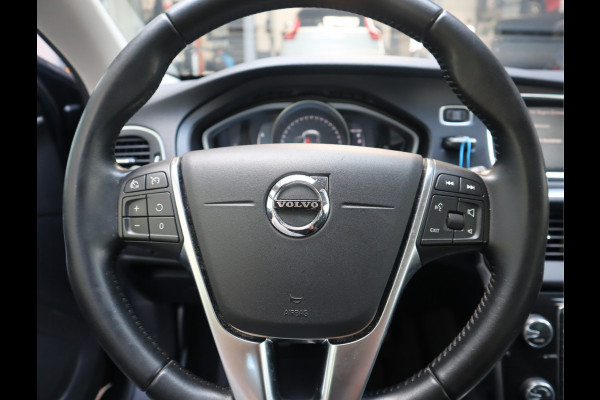 Volvo V40 2.0 T2 Momentum Navi /Stoelverw / Trekhaak / Climate / Handgesch Goed onderhouden