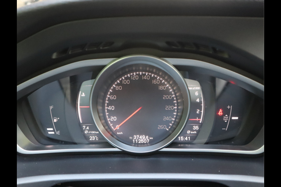 Volvo V40 2.0 T2 Momentum Navi /Stoelverw / Trekhaak / Climate / Handgesch Goed onderhouden