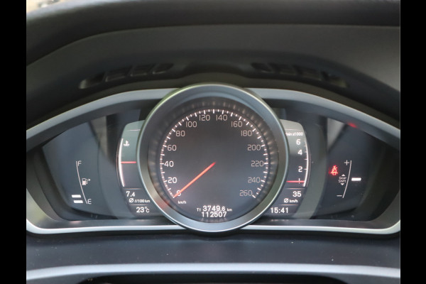 Volvo V40 2.0 T2 Momentum Navi /Stoelverw / Trekhaak / Climate / Handgesch Goed onderhouden