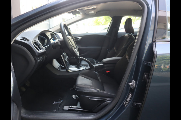 Volvo V40 2.0 T2 Momentum Navi /Stoelverw / Trekhaak / Climate / Handgesch Goed onderhouden