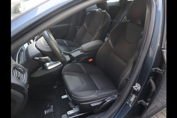 Volvo V40 2.0 T2 Momentum Navi /Stoelverw / Trekhaak / Climate / Handgesch Goed onderhouden