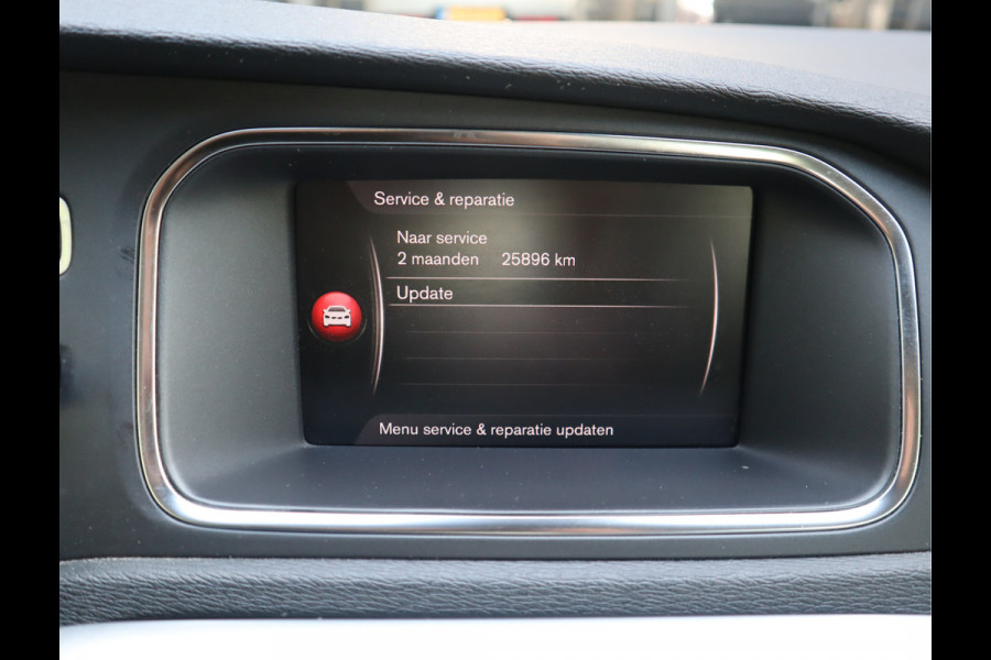 Volvo V40 2.0 T2 Momentum Navi /Stoelverw / Trekhaak / Climate / Handgesch Goed onderhouden