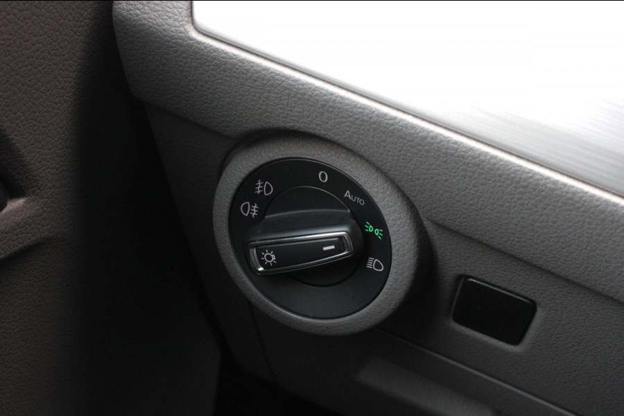 Volkswagen Transporter 2.0 TDI L2H1 204PK BULLI DC DUBBEL CABINE / JB-EDITION / FULL OPTIONS / LEDER BEKLEDING / FULL BLACK /APPLE