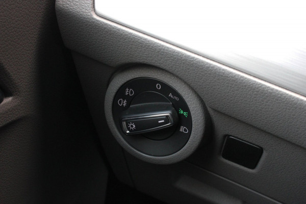 Volkswagen Transporter 2.0 TDI L2H1 204PK BULLI DC DUBBEL CABINE / JB-EDITION / FULL OPTIONS / LEDER BEKLEDING / FULL BLACK /APPLE