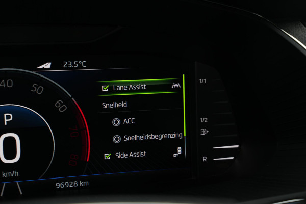 Škoda Superb Combi 1.4 iV Sportline Panoramadak Canton 360 Camera Keyless Dab+ Side Assist Leder Alcantara Stoelverwarming