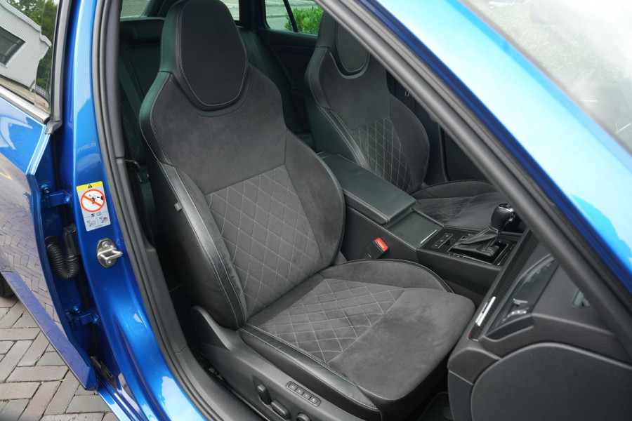 Škoda Superb Combi 1.4 iV Sportline Panoramadak Canton 360 Camera Keyless Dab+ Side Assist Leder Alcantara Stoelverwarming